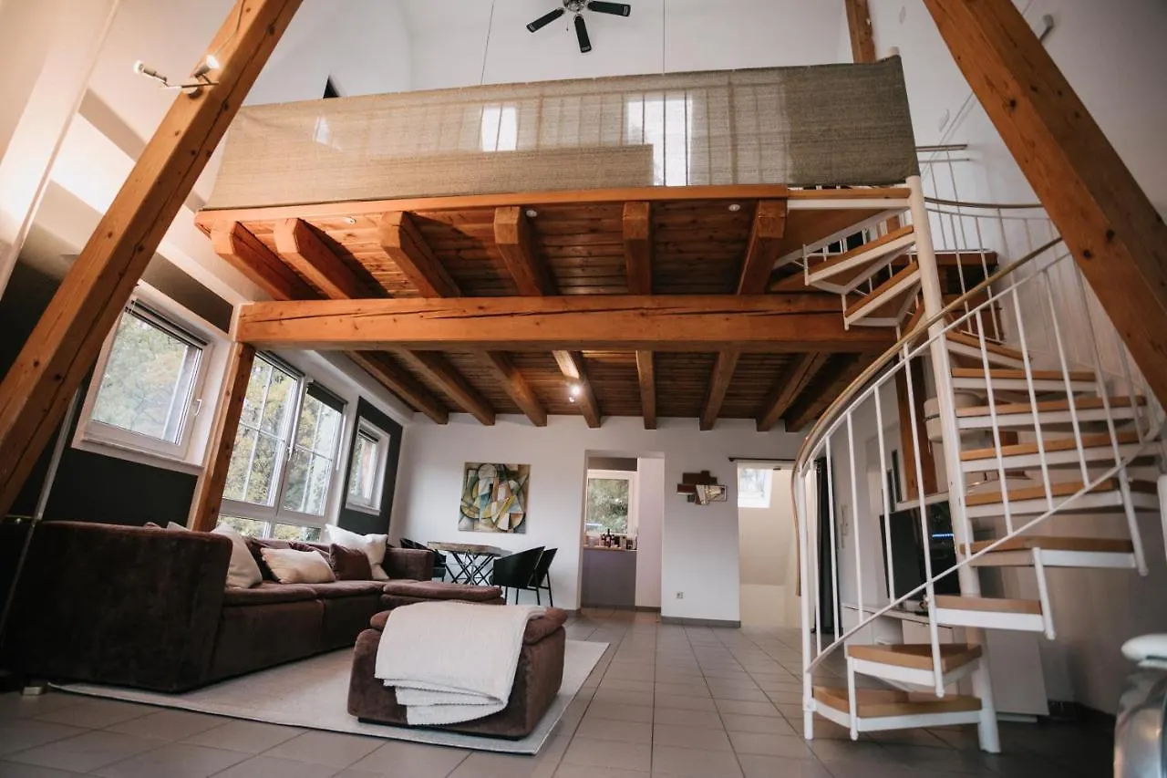 Eigenes Maisonettehaus In Idyllischer Lage Mit Balkon, Nahe Messe, 24H Self-Check In, Gratis Parken Schwabach Holiday home