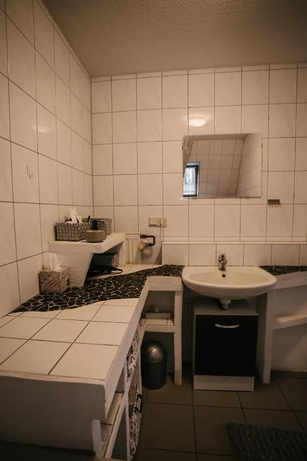 Eigenes Maisonettehaus In Idyllischer Lage Mit Balkon, Nahe Messe, 24H Self-Check In, Gratis Parken Schwabach