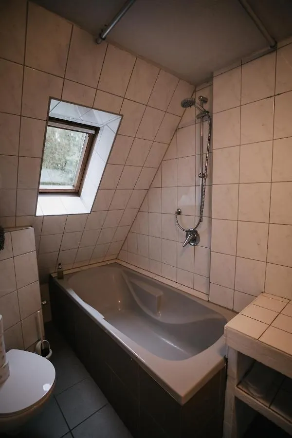 Holiday home Eigenes Maisonettehaus In Idyllischer Lage Mit Balkon, Nahe Messe, 24H Self-Check In, Gratis Parken Schwabach