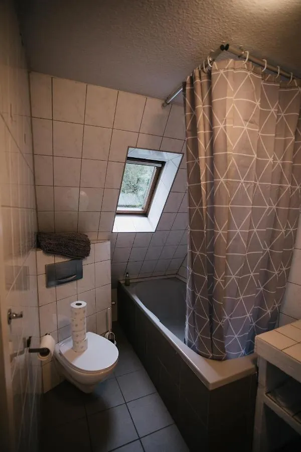 Holiday home Eigenes Maisonettehaus In Idyllischer Lage Mit Balkon, Nahe Messe, 24H Self-Check In, Gratis Parken Schwabach