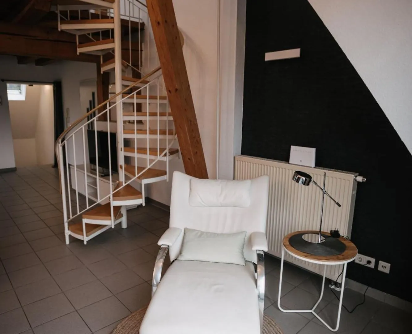 Eigenes Maisonettehaus In Idyllischer Lage Mit Balkon, Nahe Messe, 24H Self-Check In, Gratis Parken Schwabach