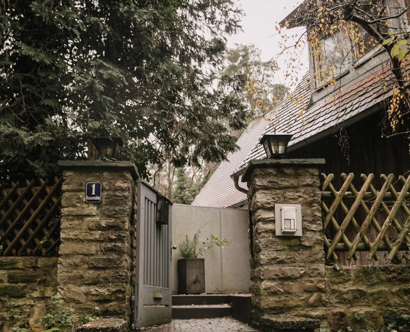 Eigenes Maisonettehaus In Idyllischer Lage Mit Balkon, Nahe Messe, 24H Self-Check In, Gratis Parken Schwabach 0*,  Germany